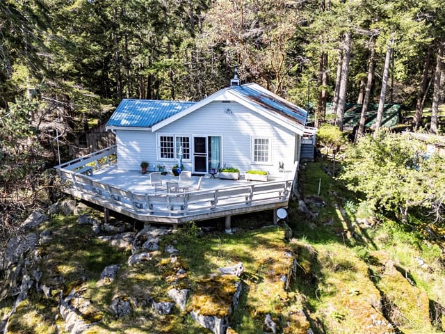 House for sale in Cortes Island, 1410 Red Granite Rd, 1033857 | Realtylink.org