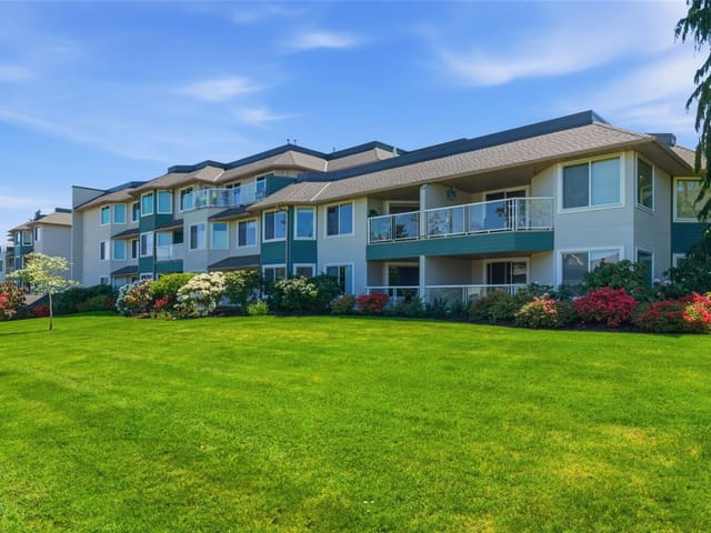 Apartment for sale in Qualicum Beach, 101 134 Fifth E Ave, 1033954 | Realtylink.org