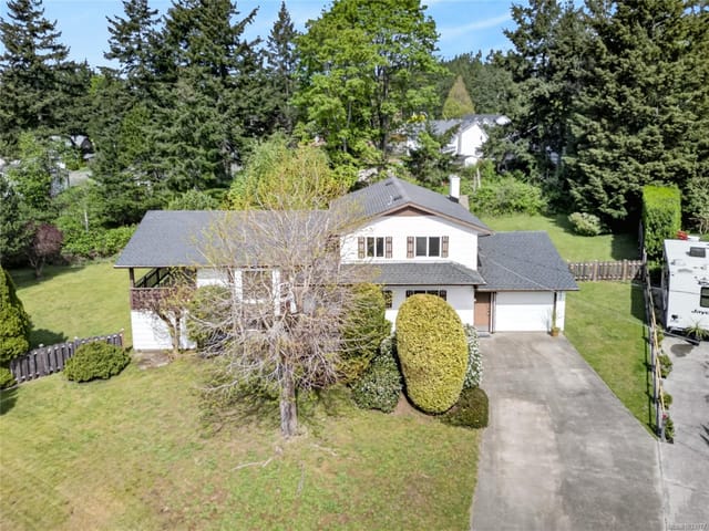 House for sale in Comox, 645 Summit Pl, 1033977 | Realtylink.org