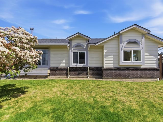 House for sale in Qualicum Beach, 670 Arbutus St, 1036177 | Realtylink.org