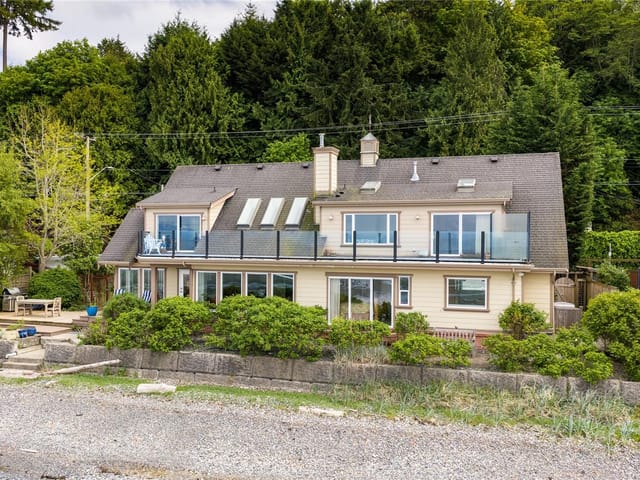 House for sale in Qualicum Beach, 2995 Island W Hwy, 1036310 | Realtylink.org