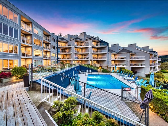 Apartment for sale in Nanaimo, 310 2560 Departure Bay Rd, 1036825 | Realtylink.org
