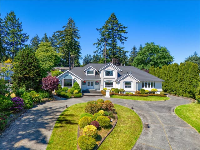 House for sale in Nanaimo, 2415 Departure Bay Rd, 1037370 | Realtylink.org