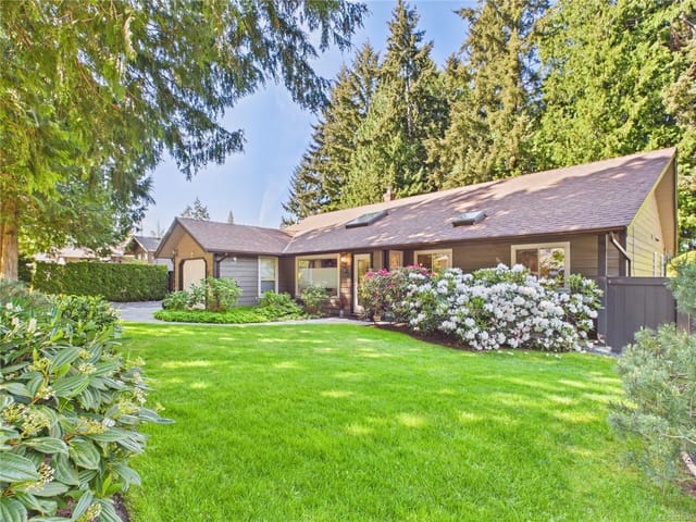 House for sale in Qualicum Beach, 1179 Clubhouse Dr, 1037640 | Realtylink.org