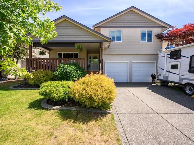 House for sale in Comox, 836 Tracker Pl, 1038007 | Realtylink.org