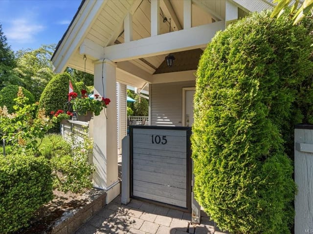 Apartment for sale in Nanaimo, 105 5620 Edgewater Ln, 1038038 | Realtylink.org