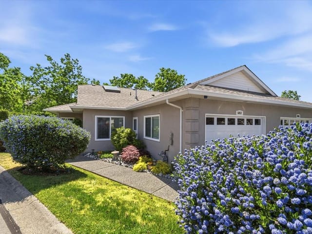 Townhouse for sale in Nanaimo, 5857 Primrose Dr, 1038600 | Realtylink.org