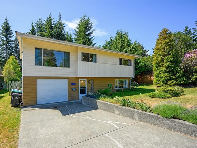 House for sale in Comox, 1617 Robb Ave, 1038681 | Realtylink.org