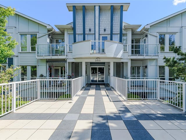 Apartment for sale in Saanich, 205 3915 Carey Rd, 1039032 | Realtylink.org