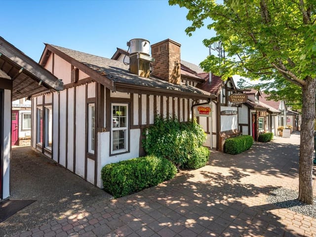 Commercial property for sale in Qualicum Beach, 14&15 221 Second W Ave, 1039167 | Realtylink.org