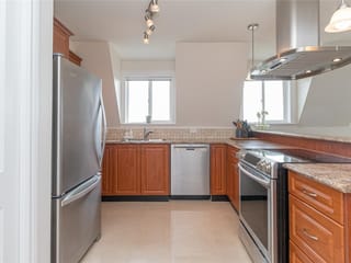Apartment for sale in Saanich, 406 4536 Viewmont Ave, 1039699 | Realtylink.org