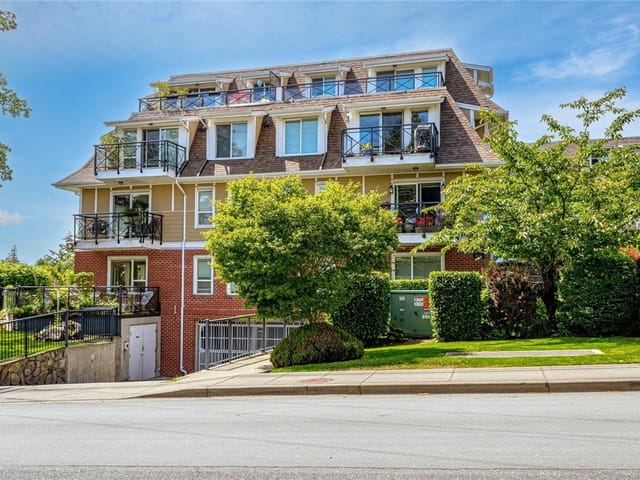 Apartment for sale in Saanich, 406 4536 Viewmont Ave, 1039699 | Realtylink.org