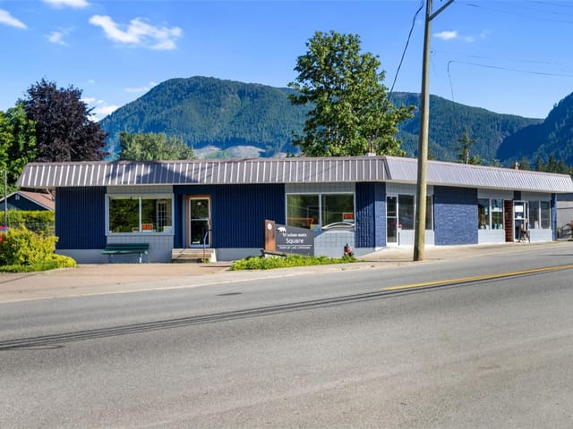 Commercial property for sale in Lake Cowichan, 74 South Shore Rd, 1039951 | Realtylink.org