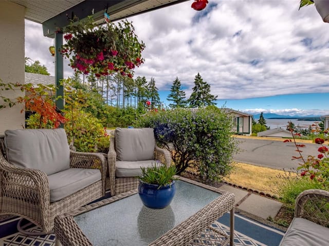 Townhouse for sale in Nanaimo, 185 Bowlsby St, 1039984 | Realtylink.org