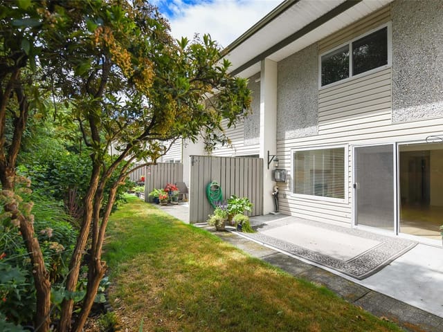 Townhouse for sale in Comox, 305 1537 Noel Ave, 1040062 | Realtylink.org