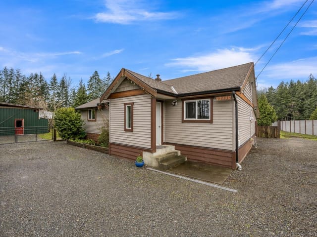 House for sale in Courtenay, 5733 Island N Hwy, 1040148 | Realtylink.org
