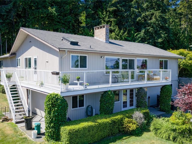 House for sale in Qualicum Beach, 323 Hoylake W Rd, 1040168 | Realtylink.org