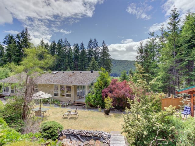 House for sale in Youbou, 9857 Youbou Rd, 1040284 | Realtylink.org