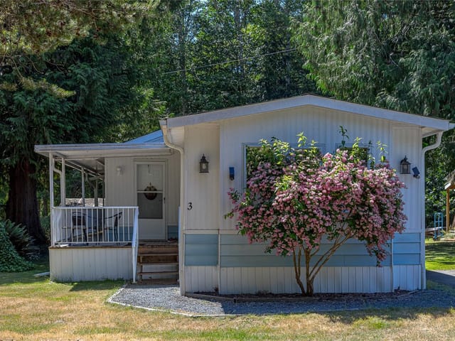 Manufactured Home for sale in Qualicum Beach, 3 6350 Island W Hwy, 1040464 | Realtylink.org