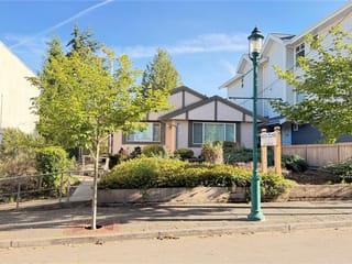 Retail for lease in Qualicum Beach, 208 First W Ave, 1040490 | Realtylink.org