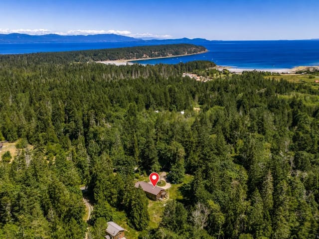 House for sale in Hornby Island, 5160 Central Rd, 1040854 | Realtylink.org