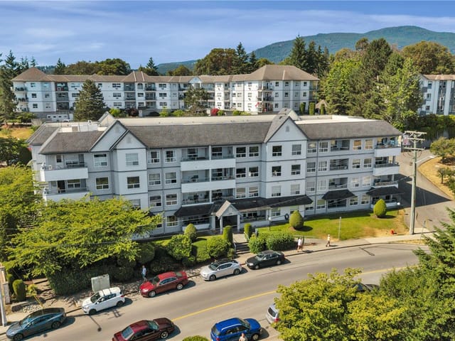 Apartment for sale in Nanaimo, 302 1631 Dufferin Cres, 1040975 | Realtylink.org