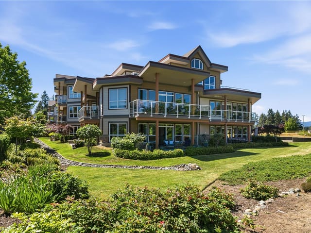 Apartment for sale in Qualicum Beach, 302 439 College Rd, 1041113 | Realtylink.org