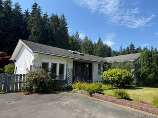 House for sale in Port Hardy, 5890 Beaver Harbour Rd, 1041145 | Realtylink.org