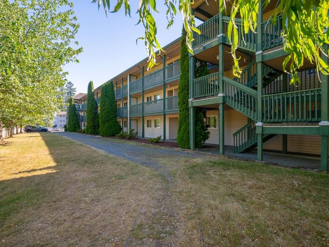 Apartment for sale in Nanaimo, 307 1912 Bowen Rd, 1041146 | Realtylink.org