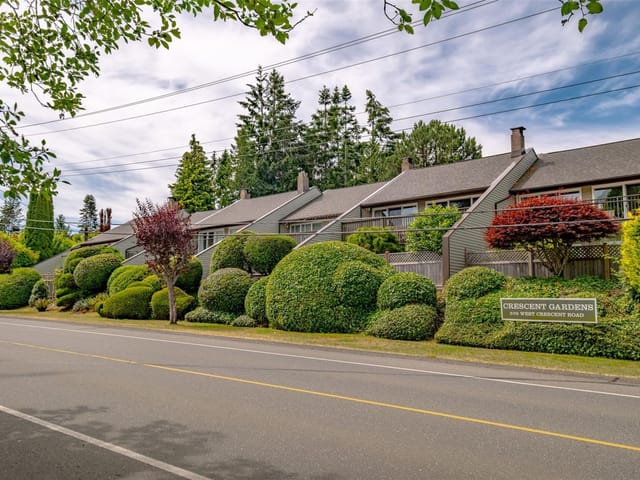 Townhouse for sale in Qualicum Beach, 7 570 Crescent W Rd, 1041815 | Realtylink.org