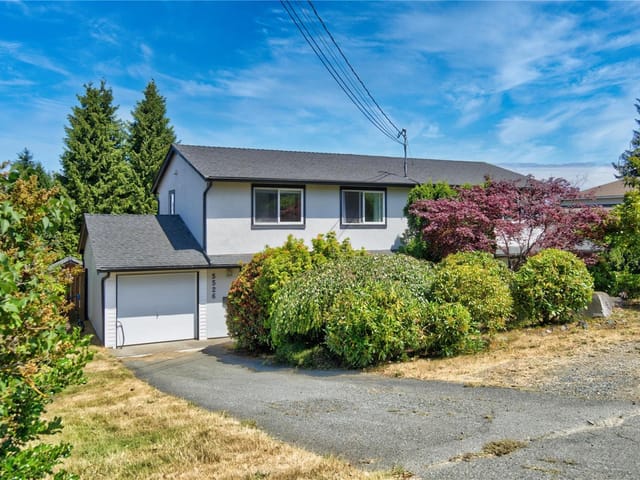 Duplex for sale in Nanaimo, 5524-5526 Lost Lake Rd, 1041994 | Realtylink.org