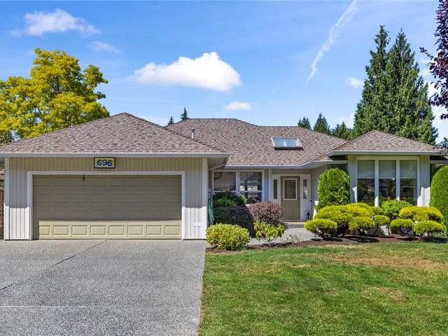 House for sale in Qualicum Beach, 696 Redwood Dr, 1042056 | Realtylink.org