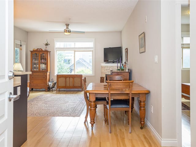 Apartment for sale in Nanaimo, 207 2117 Meredith Rd, 1042139 | Realtylink.org