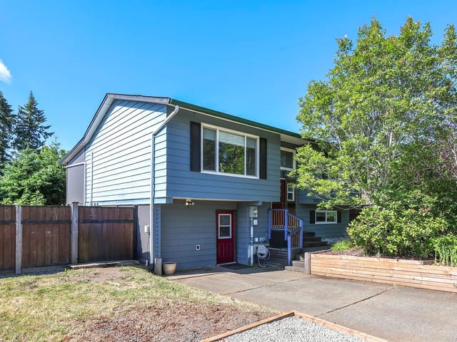 House for sale in Comox, 2057 Hummingbird Pl, 1042170 | Realtylink.org