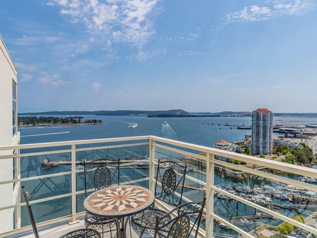 Apartment for sale in Nanaimo, 1802 38 Front St, 1042638 | Realtylink.org