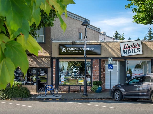 Commercial property for lease in Campbell River, 1066 Shoppers Row, 1043138 | Realtylink.org