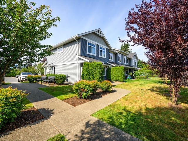 Townhouse for sale in Courtenay, 205 2485 Idiens Way, 1043289 | Realtylink.org