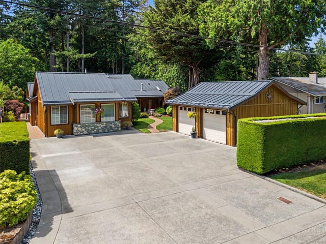 House for sale in Nanaimo, 6125 Shoreline Dr, 1043593 | Realtylink.org