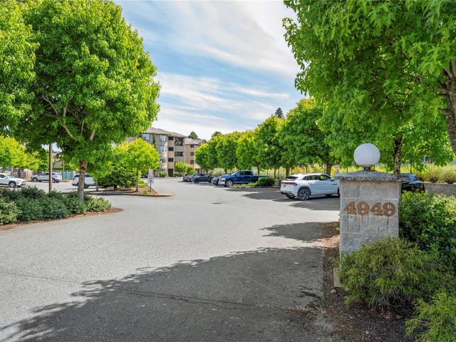 Apartment for sale in Nanaimo, 410 4949 Wills Rd, 1043787 | Realtylink.org