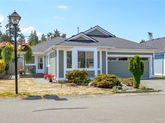 House for sale in Qualicum Beach, 1290 Oceanside Dr, 1044179 | Realtylink.org