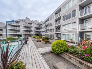 Apartment for sale in Nanaimo, 112 2562 Departure Bay Rd, 1044407 | Realtylink.org