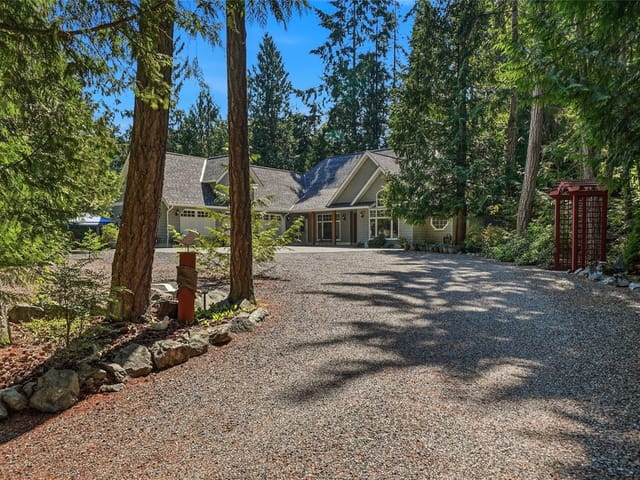 House for sale in Qualicum Beach, 382 Dorset Rd, 1044500 | Realtylink.org