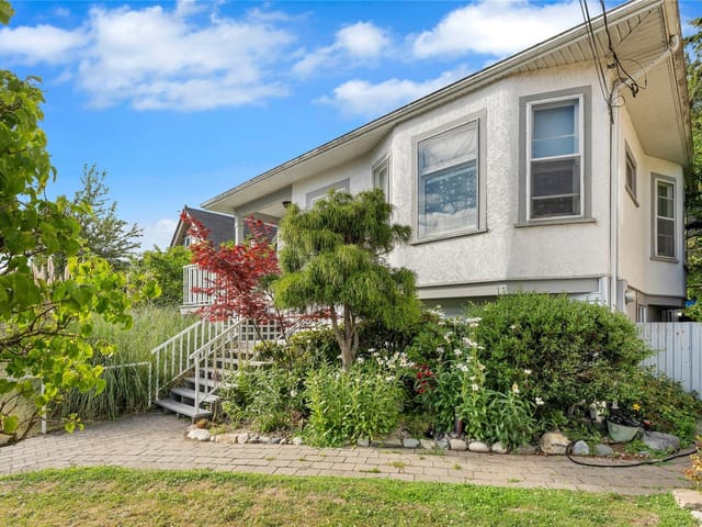 House for sale in Victoria, 384 Burnside E Rd, 1044678 | Realtylink.org