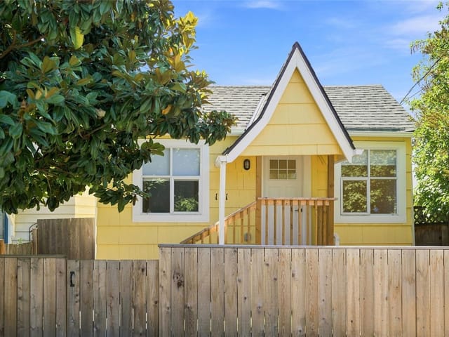 House for sale in Nanaimo, 121 Pine St, 1044689 | Realtylink.org