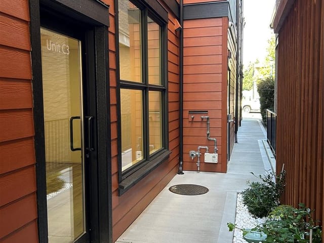 Commercial property for lease in Qualicum Beach, 3 230 Second W Ave, 1044722 | Realtylink.org