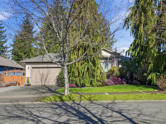 House for sale in Qualicum Beach, 211 Saturna Dr, 1045095 | Realtylink.org
