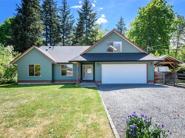 House for sale in Fanny Bay, 7478 Yake Rd, 1045158 | Realtylink.org