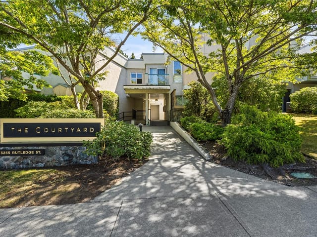 Townhouse for sale in Saanich, 3 3255 Rutledge St, 1046714 | Realtylink.org