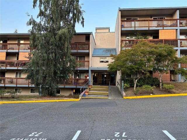 Apartment for sale in Nanaimo, 407 4728 Uplands Dr, 1046844 | Realtylink.org