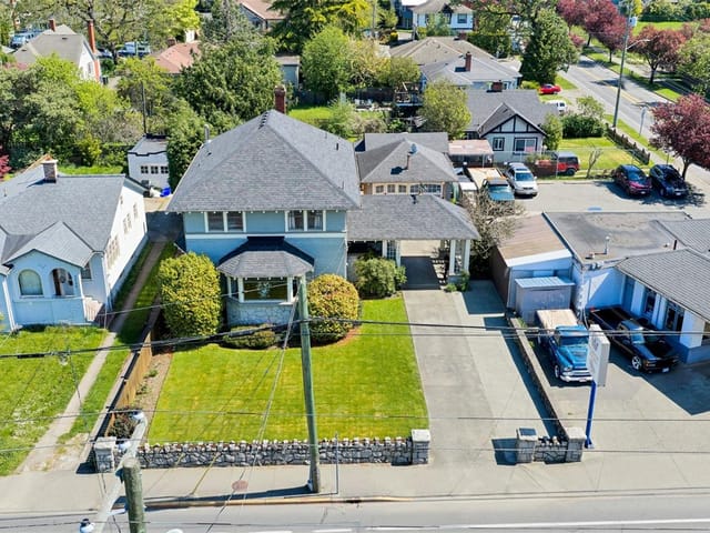 House for sale in Victoria, 3107 Quadra St, 1047070 | Realtylink.org